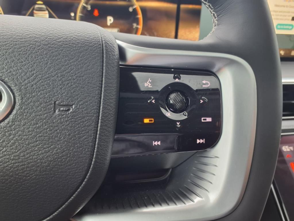 new 2025 INFINITI QX80 car