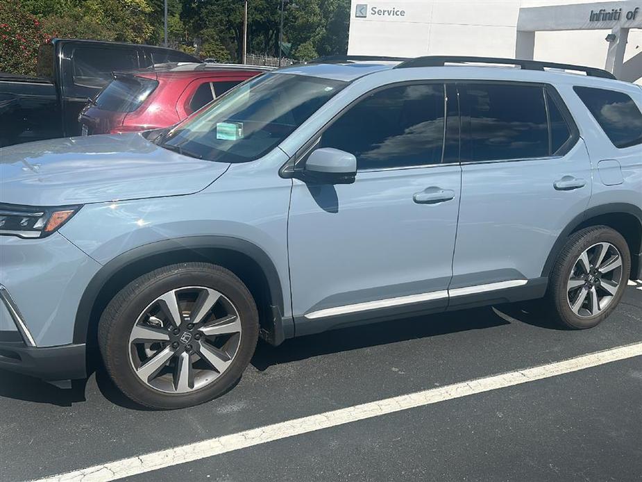 used 2023 Honda Pilot car, priced at $43,998