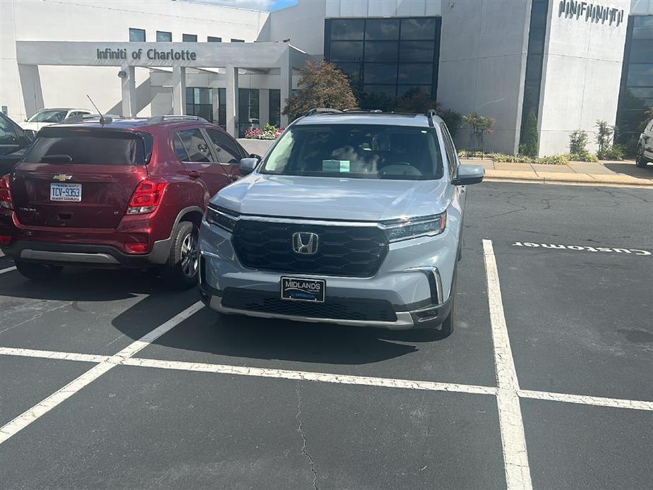 used 2023 Honda Pilot car, priced at $43,998