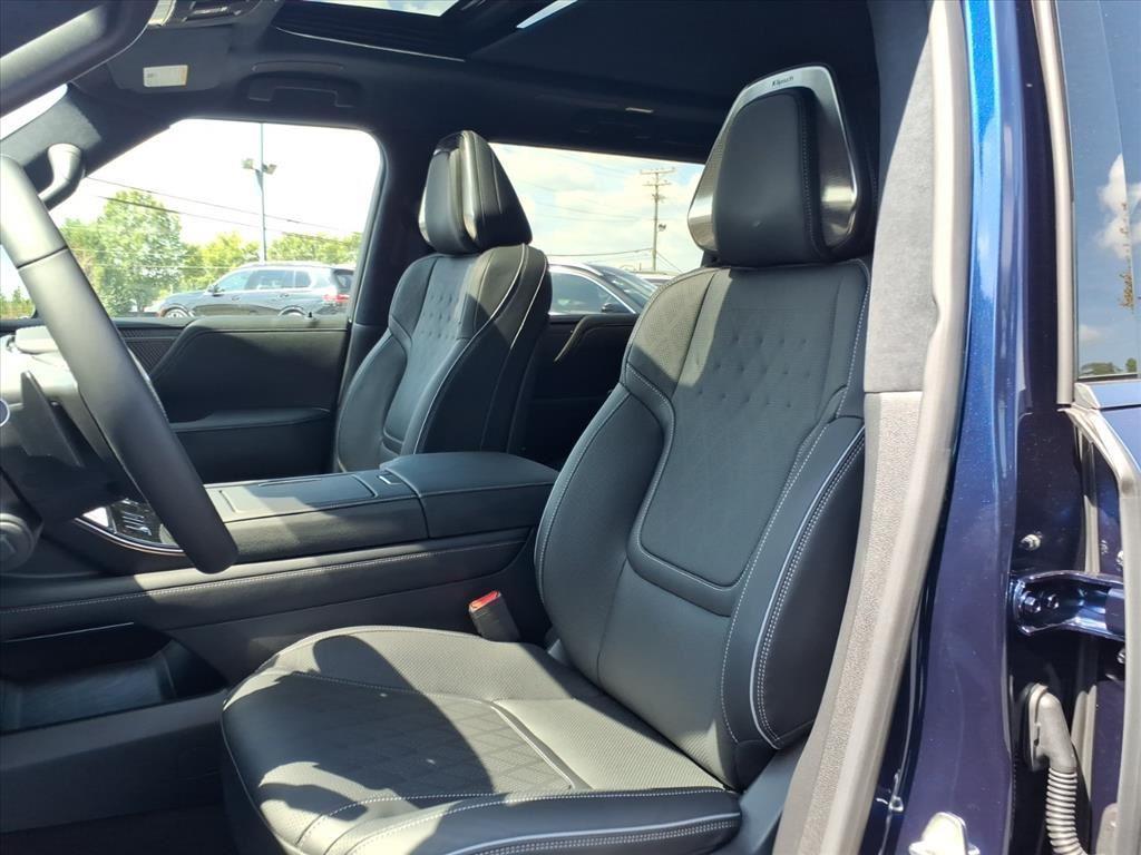 new 2025 INFINITI QX80 car