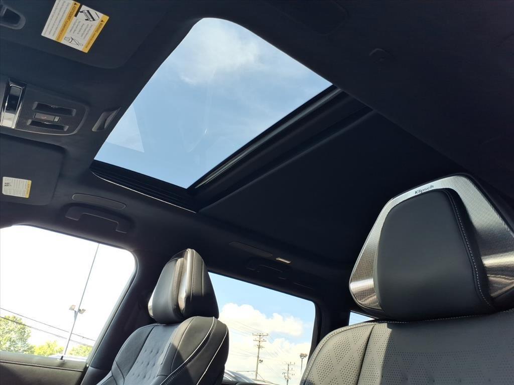 new 2025 INFINITI QX80 car