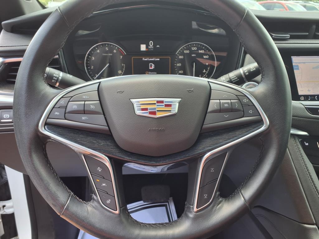 used 2023 Cadillac XT5 car, priced at $25,888