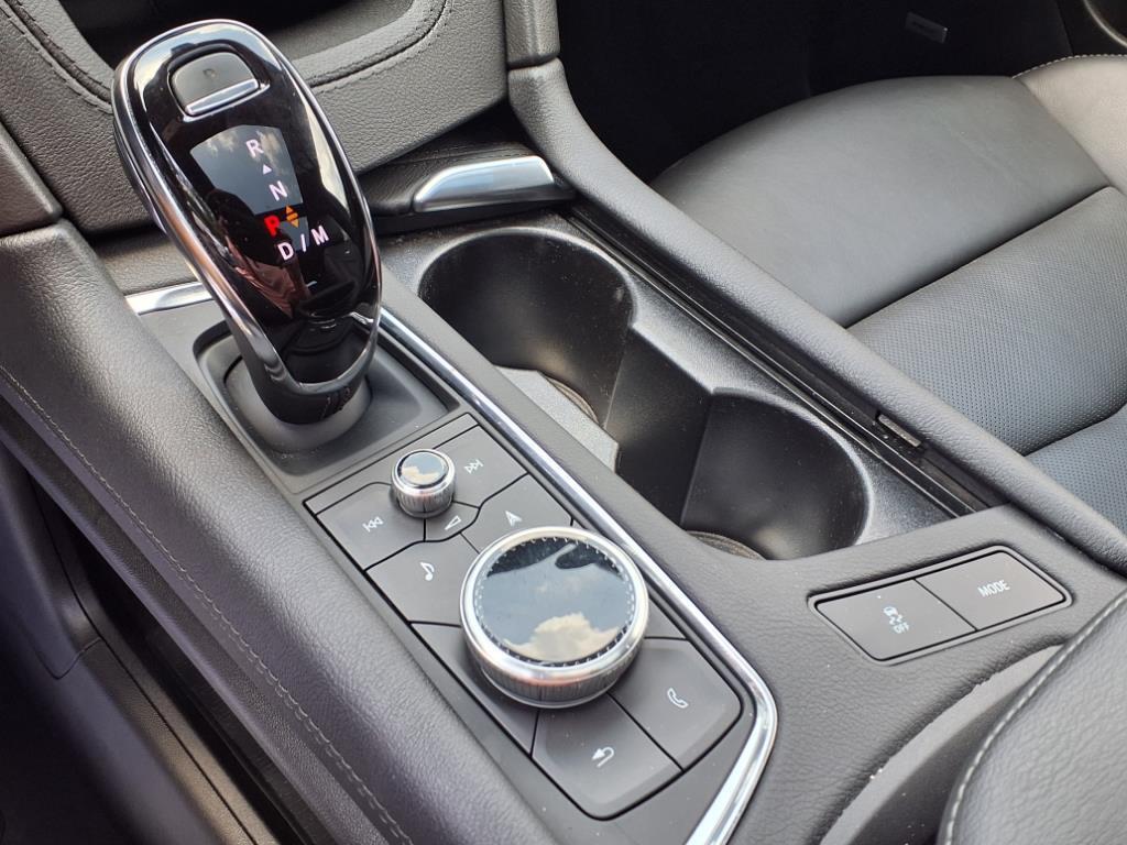 used 2023 Cadillac XT5 car, priced at $25,888