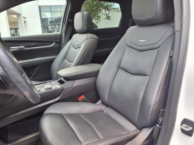 used 2023 Cadillac XT5 car, priced at $26,778