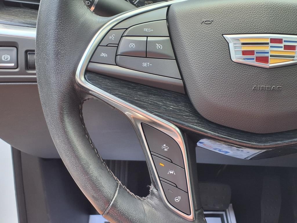used 2023 Cadillac XT5 car, priced at $25,888