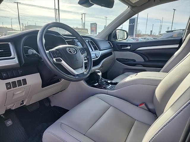 used 2019 Toyota Highlander Hybrid car, priced at $33,295