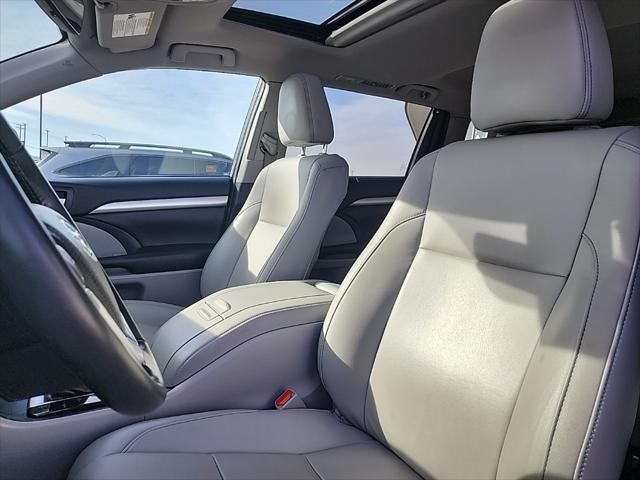 used 2019 Toyota Highlander Hybrid car, priced at $33,295