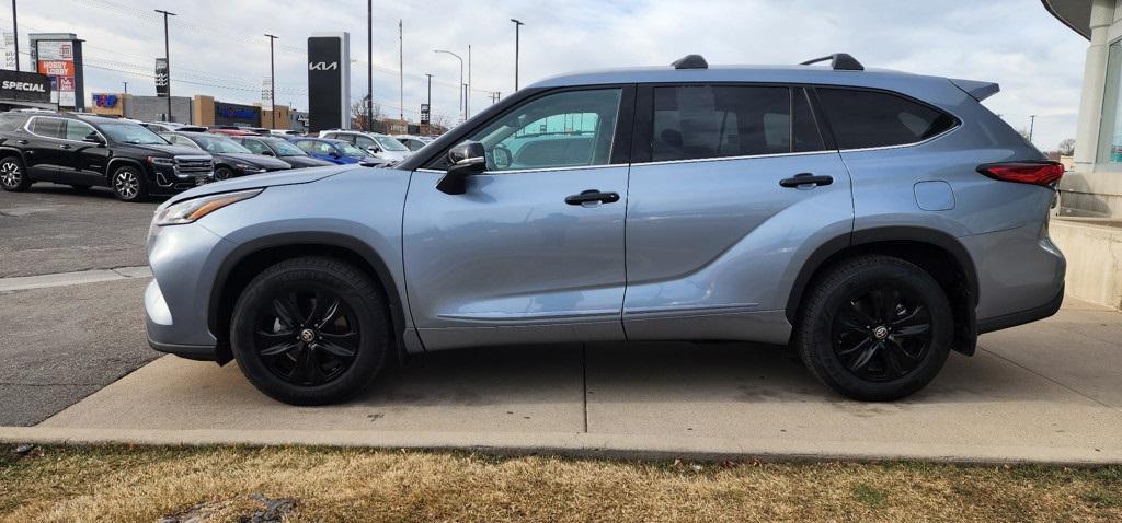 used 2021 Toyota Highlander car, priced at $33,695