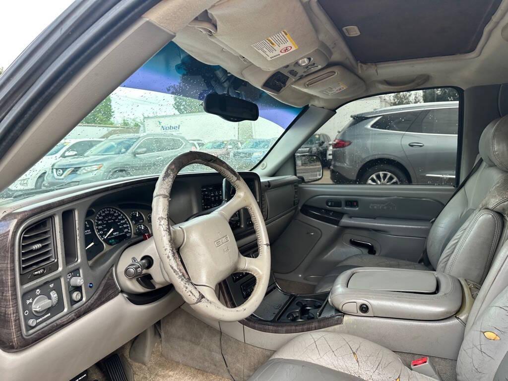 used 2001 GMC Yukon car, priced at $3,900