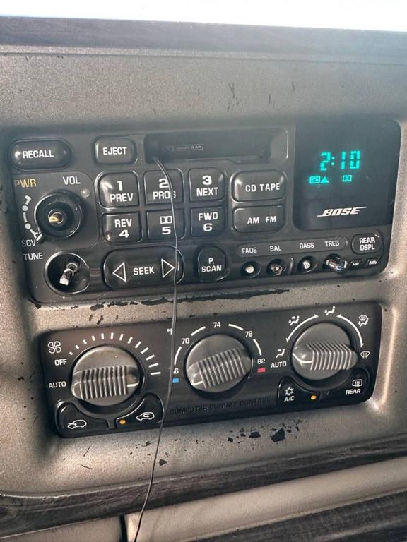 used 2001 GMC Yukon car, priced at $3,900