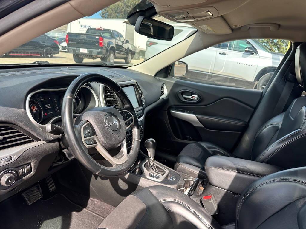 used 2018 Jeep Cherokee car, priced at $10,998