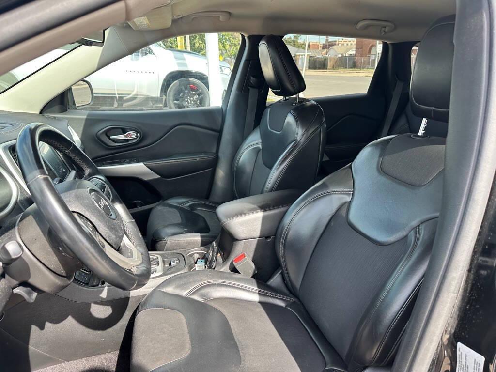 used 2018 Jeep Cherokee car, priced at $10,998