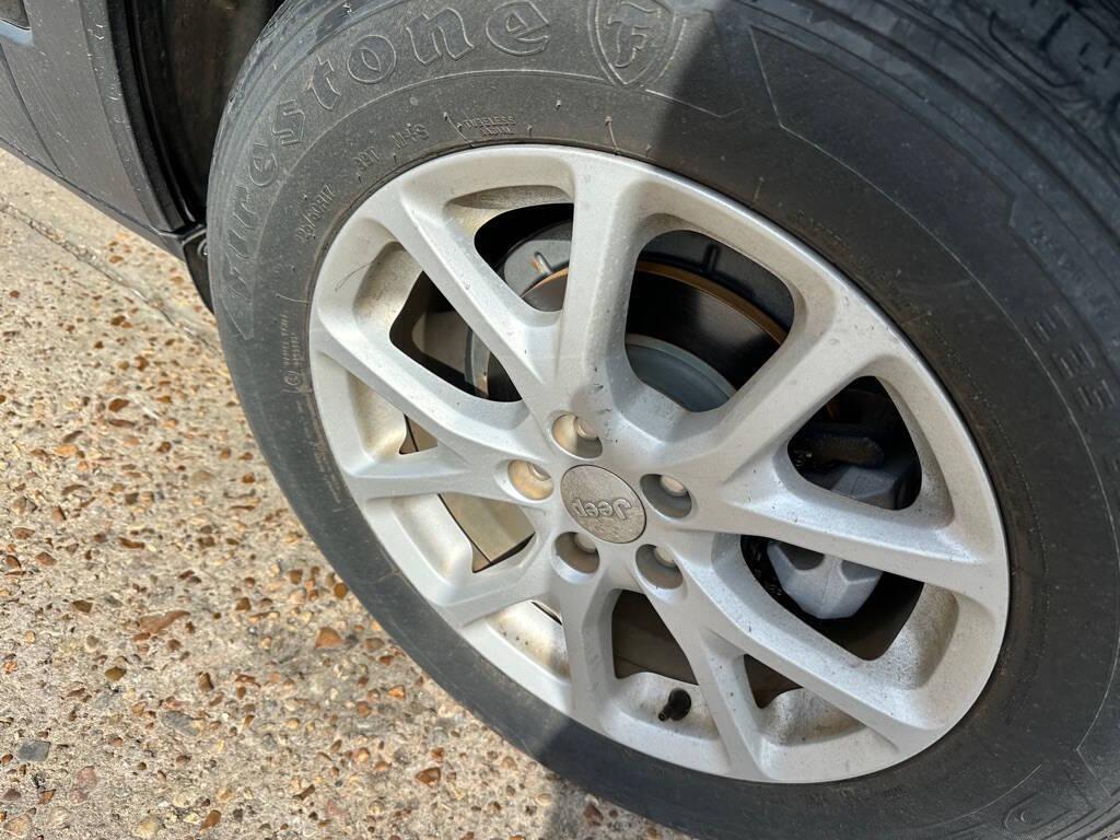 used 2018 Jeep Cherokee car, priced at $10,998