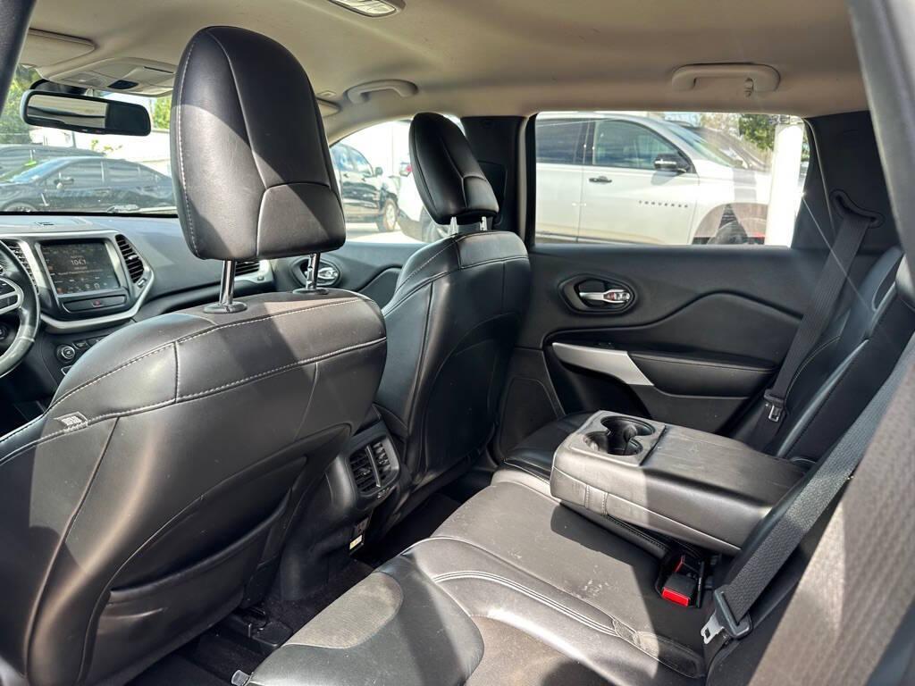 used 2018 Jeep Cherokee car, priced at $10,998