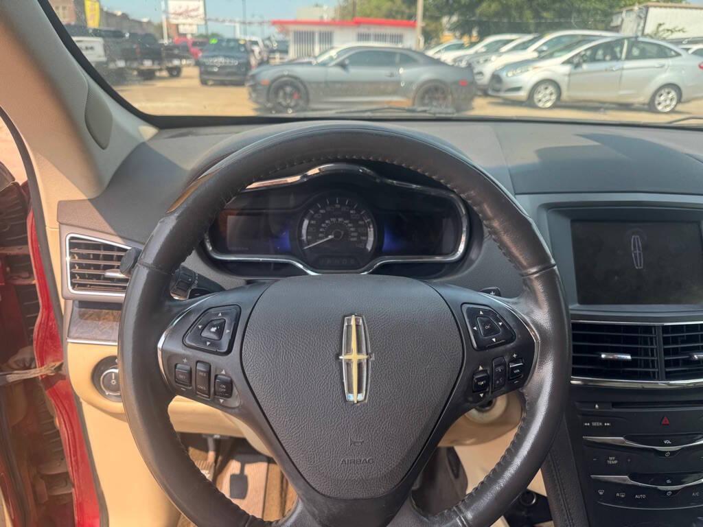 used 2013 Lincoln MKT car, priced at $3,900