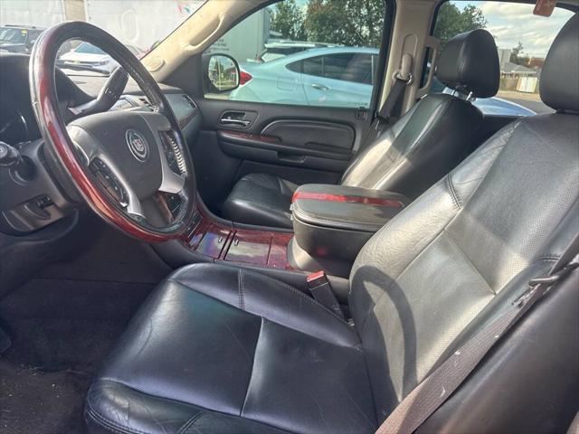used 2007 Cadillac Escalade car, priced at $11,988
