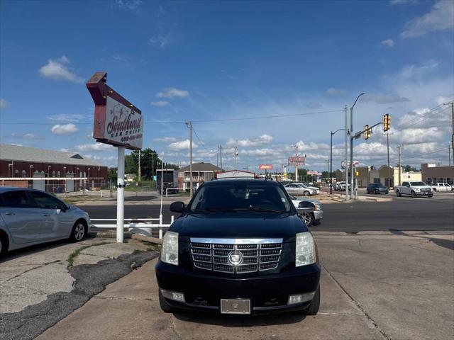 used 2007 Cadillac Escalade car, priced at $11,988