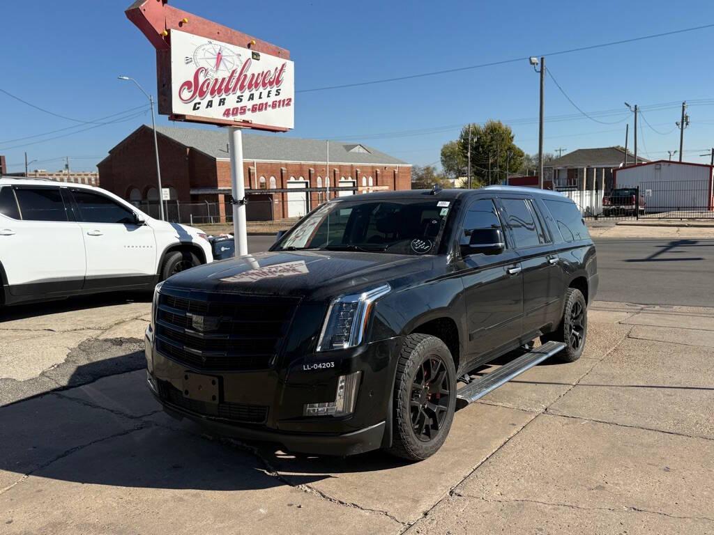 used 2020 Cadillac Escalade ESV car, priced at $31,988