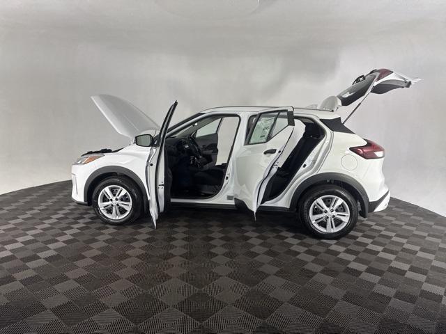 new 2025 Nissan Kicks car, priced at $23,347