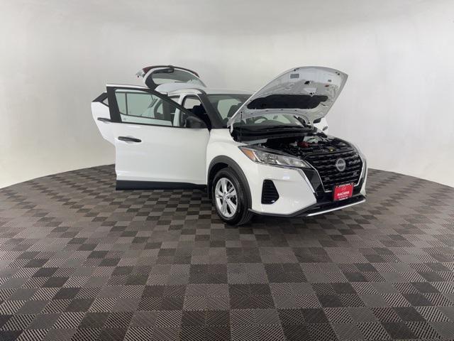 new 2025 Nissan Kicks car, priced at $23,347