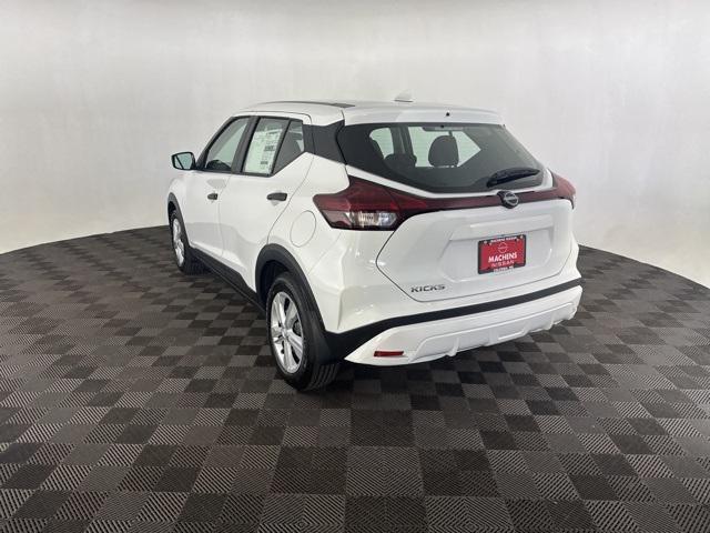new 2025 Nissan Kicks car, priced at $23,347