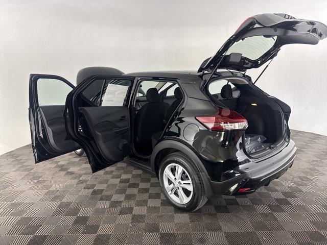 new 2025 Nissan Kicks car, priced at $23,179