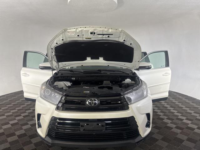 used 2019 Toyota Highlander car, priced at $22,399