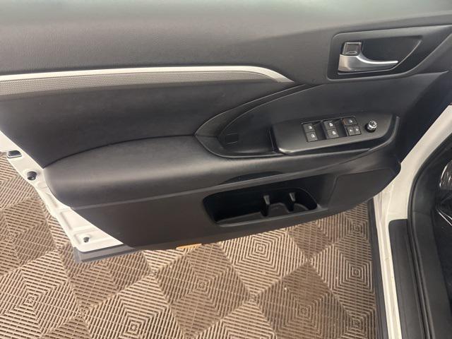 used 2019 Toyota Highlander car, priced at $22,399