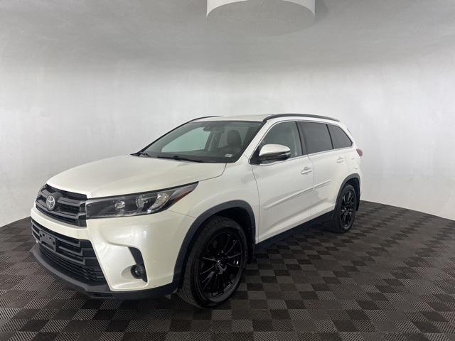 used 2019 Toyota Highlander car, priced at $22,399