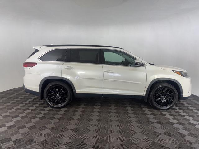 used 2019 Toyota Highlander car, priced at $22,399