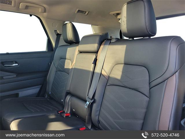 new 2025 Nissan Pathfinder car, priced at $42,879