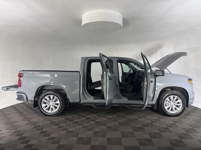 used 2025 Chevrolet Silverado 1500 car, priced at $39,994