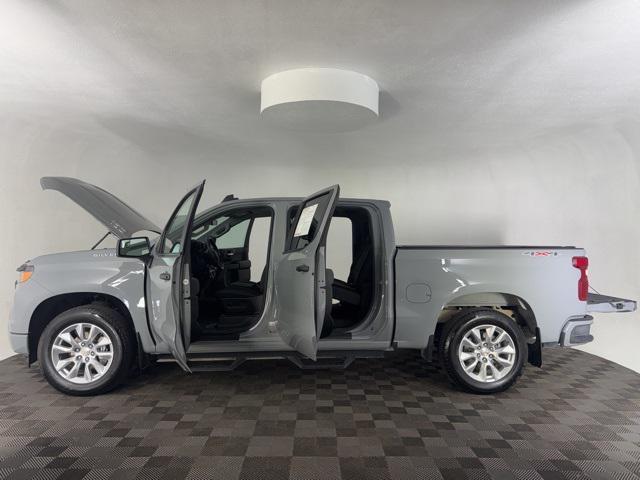 used 2025 Chevrolet Silverado 1500 car, priced at $39,994