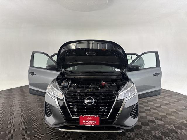 new 2025 Nissan Kicks car, priced at $23,347