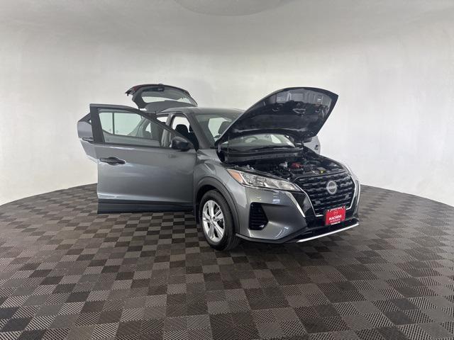 new 2025 Nissan Kicks car, priced at $23,347