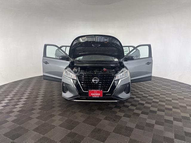 new 2025 Nissan Kicks car, priced at $23,347