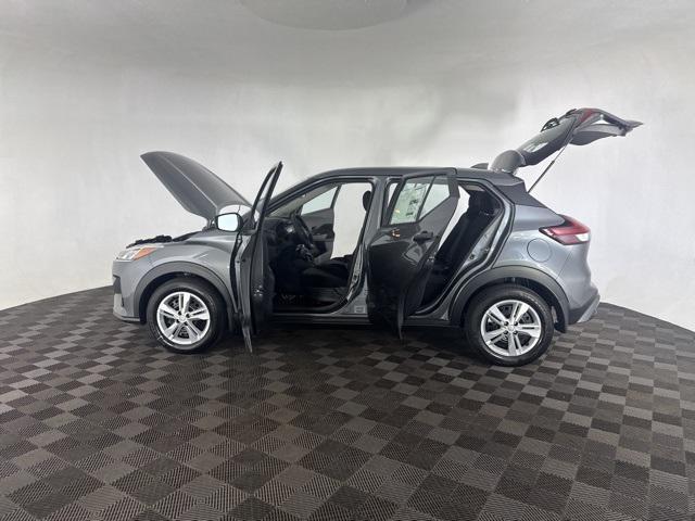 new 2025 Nissan Kicks car, priced at $23,347