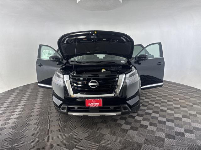 new 2025 Nissan Pathfinder car, priced at $46,019