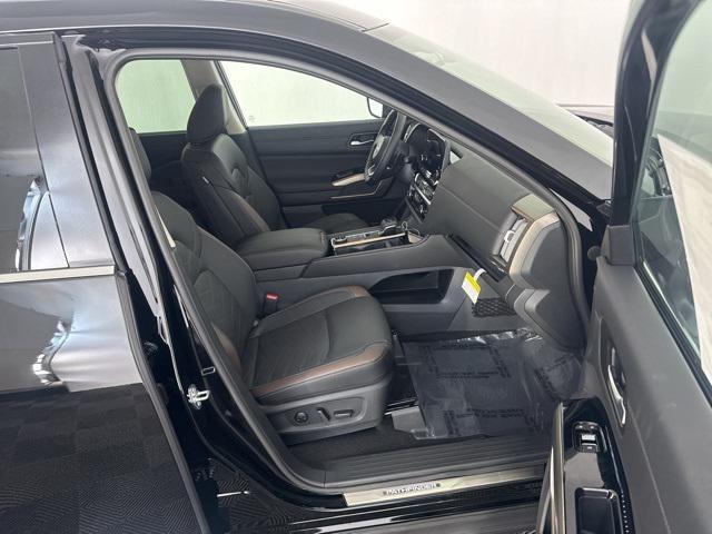 new 2025 Nissan Pathfinder car, priced at $46,019