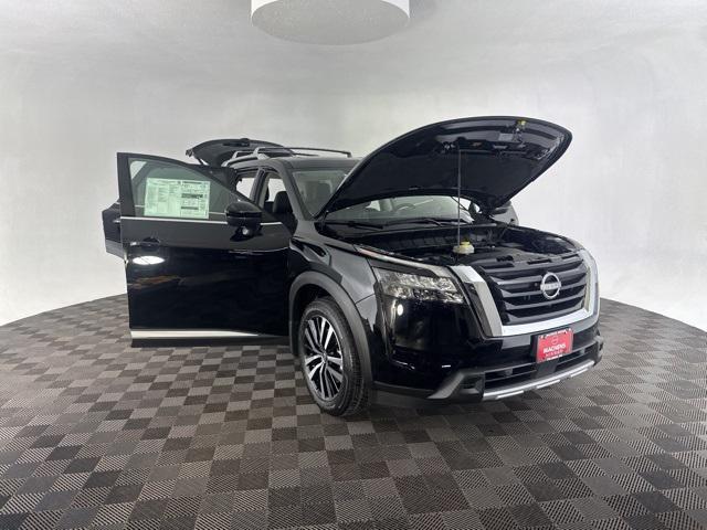 new 2025 Nissan Pathfinder car, priced at $46,019