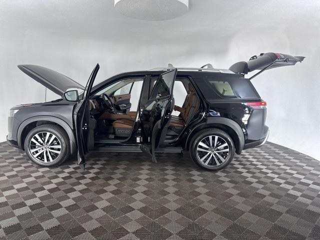 new 2025 Nissan Pathfinder car, priced at $44,736