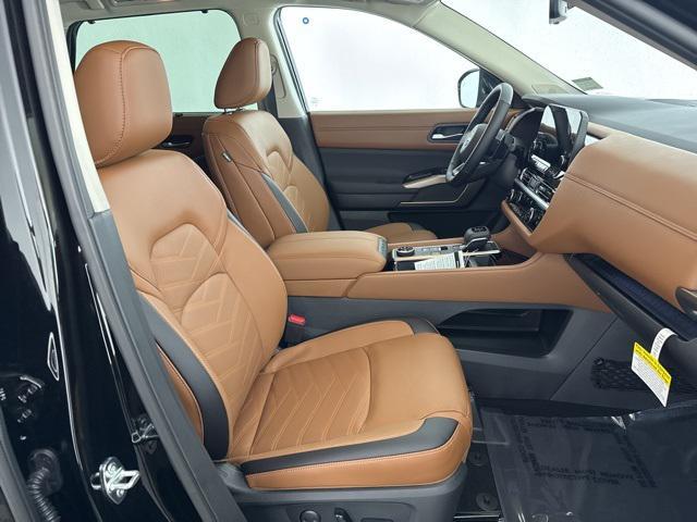 new 2025 Nissan Pathfinder car, priced at $44,736