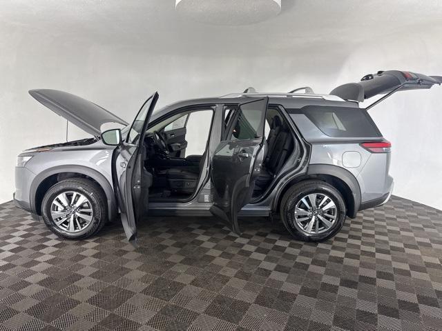 new 2025 Nissan Pathfinder car, priced at $43,338