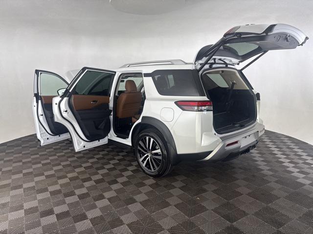 new 2025 Nissan Pathfinder car, priced at $45,207