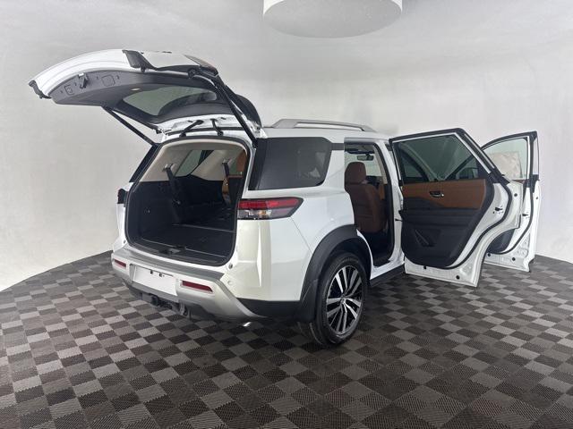 new 2025 Nissan Pathfinder car, priced at $45,207