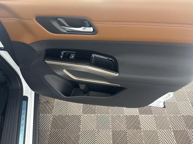 new 2025 Nissan Pathfinder car, priced at $45,207