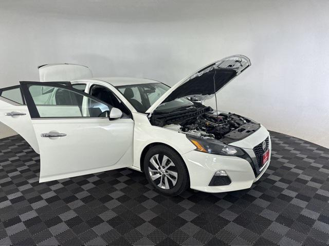 used 2022 Nissan Altima car, priced at $17,100
