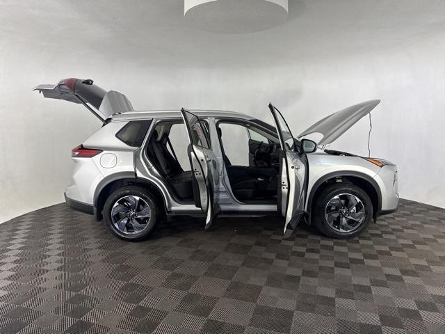 used 2025 Nissan Rogue car, priced at $29,303