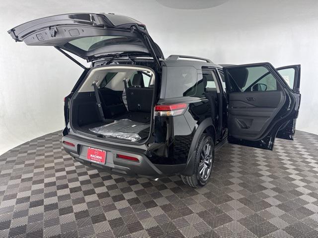 new 2025 Nissan Pathfinder car, priced at $40,716