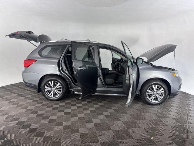 used 2020 Nissan Pathfinder car, priced at $19,666
